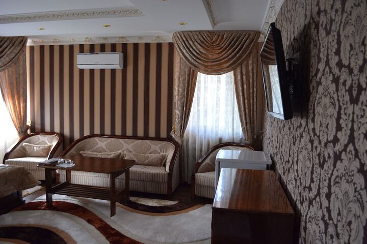 Room 13 of 39