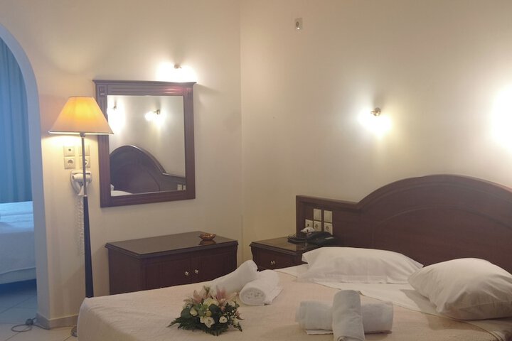 Room 13 of 44