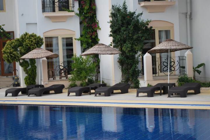 Pool Hotel