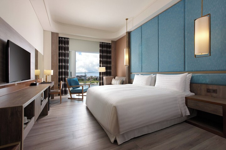 Room 10 of 48