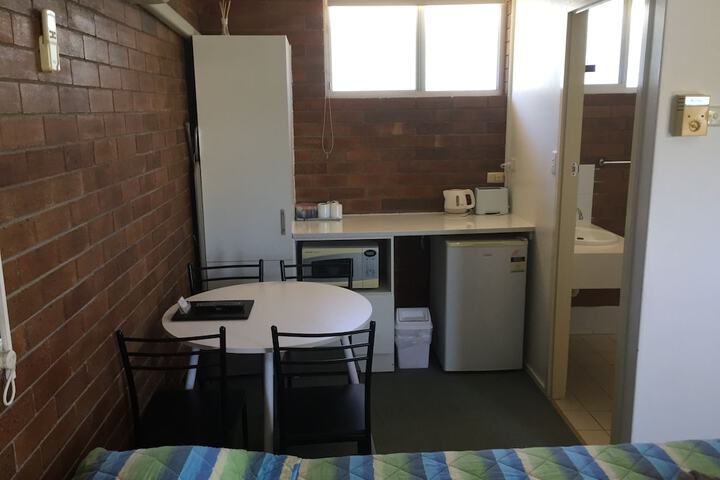 Room 7 of 16