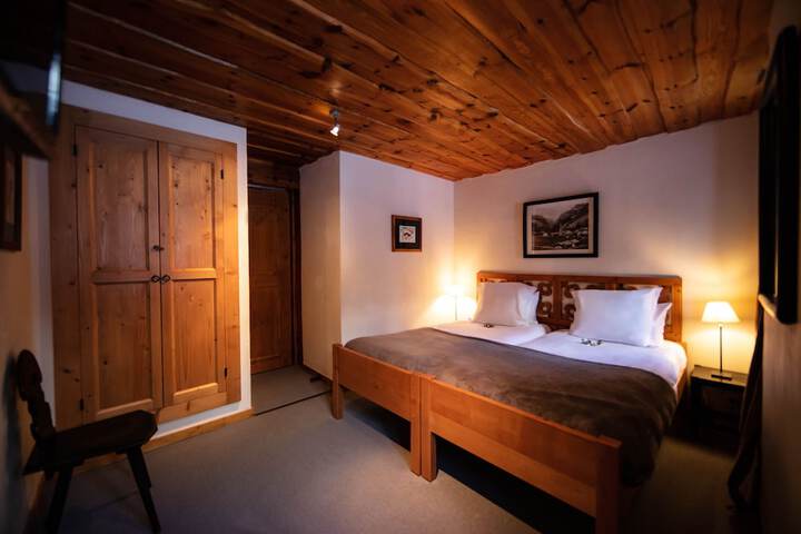 Room 22 of 64