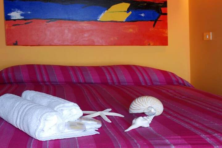 Room 12 of 38