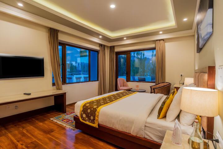 Room 8 of 19