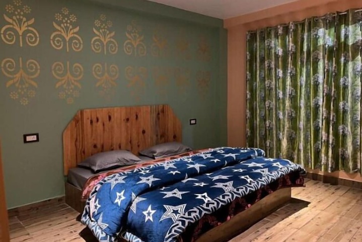 Room 4 of 31
