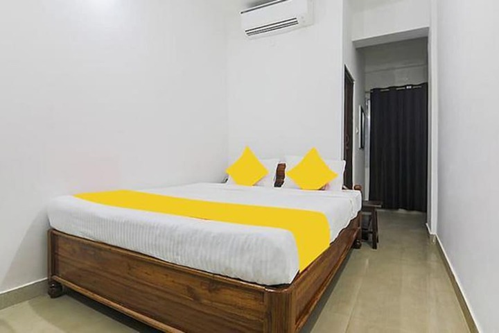 Fabhotel Yogasthali