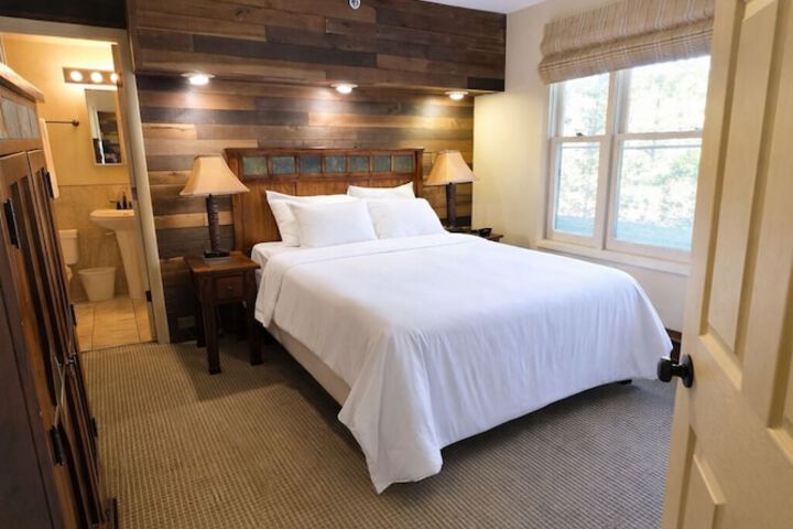 Room 10 of 27