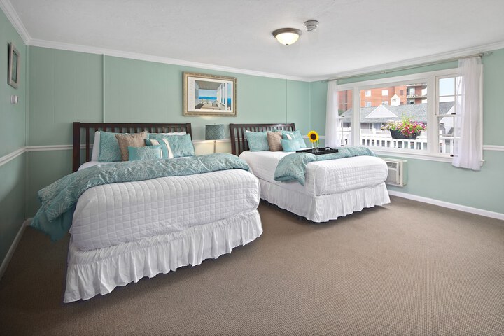 Room 5 of 20