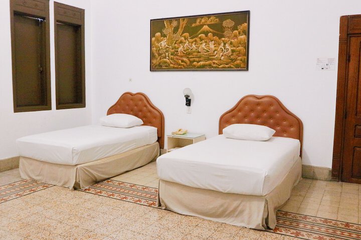Room 4 of 25