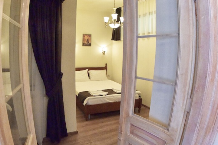 Room 9 of 44