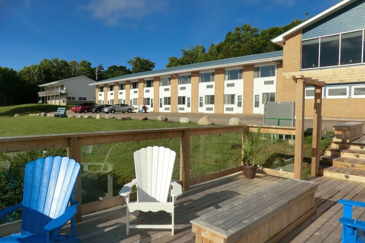 Sundeck 97 of 115