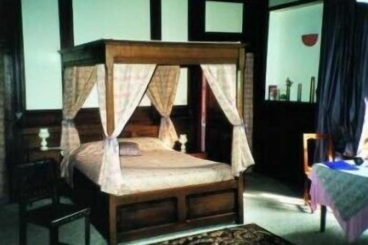 Room 5 of 53