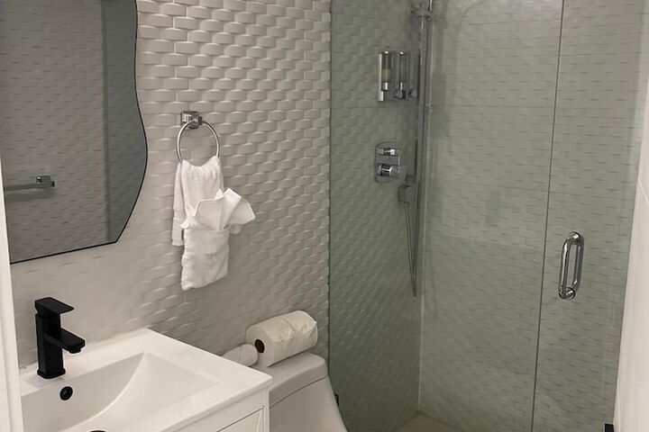 Room 52 of 79