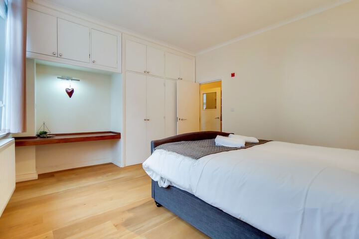 Room 6 of 17