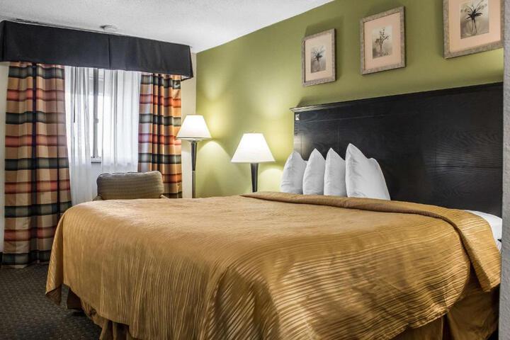 2 Double Beds (12 of 12)