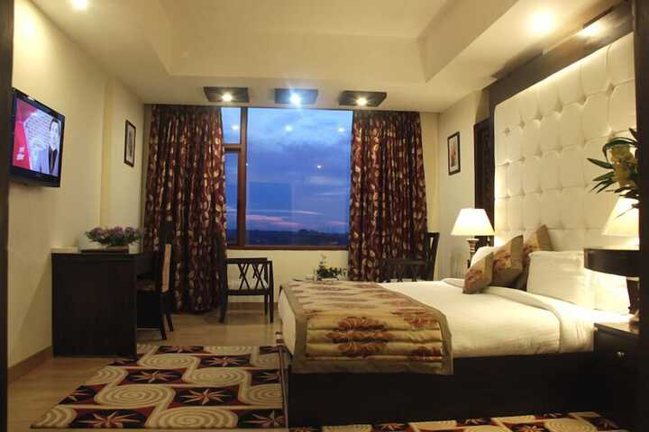 Room 16 of 59