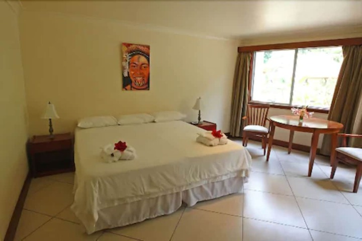Room 6 of 27