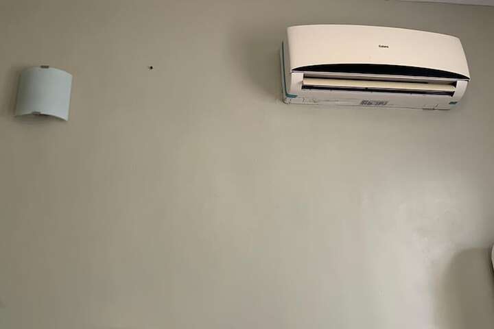 Room 17 of 33