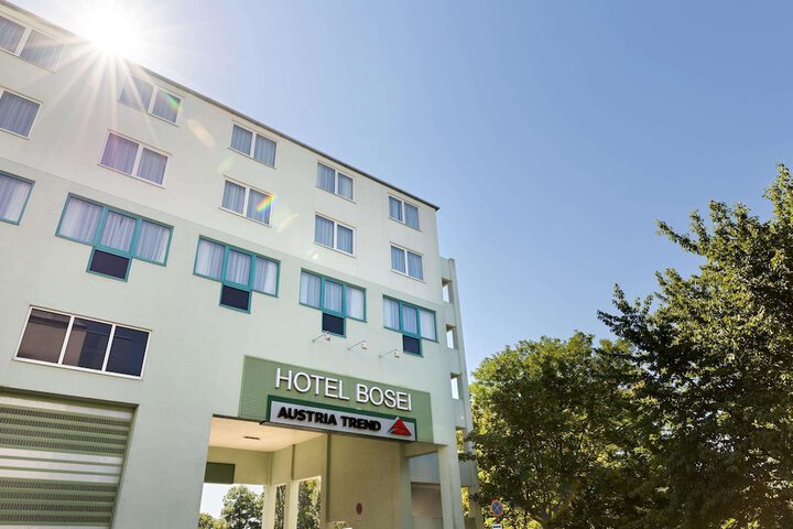 Hotel 77 of 78