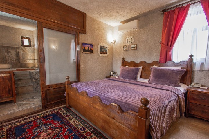 Room 6 of 61