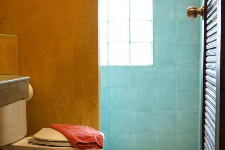 Room 28 of 63