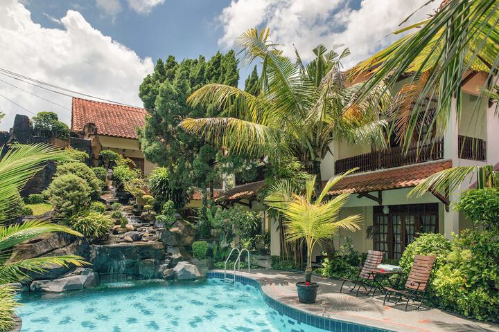 Pool Hotel