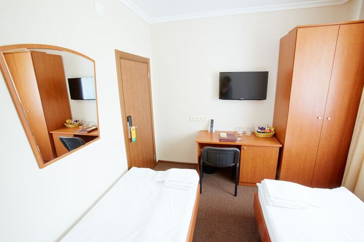 Room 16 of 60