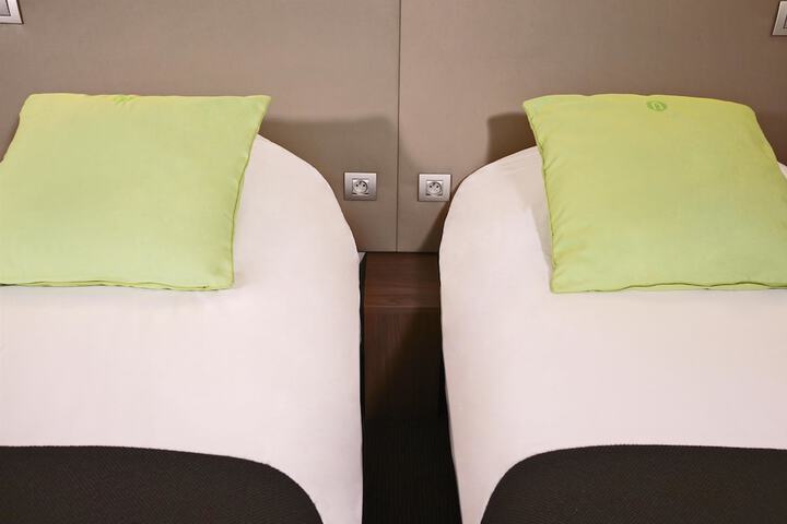 Room 8 of 21
