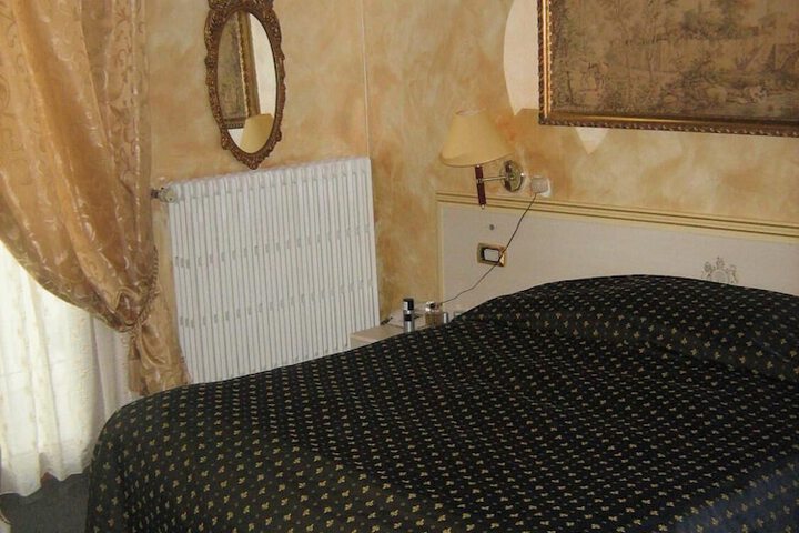 Room 7 of 53