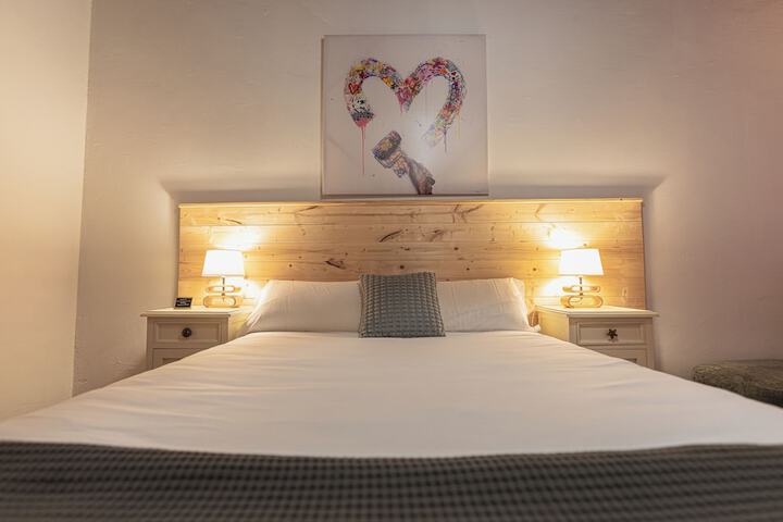 Room 28 of 42