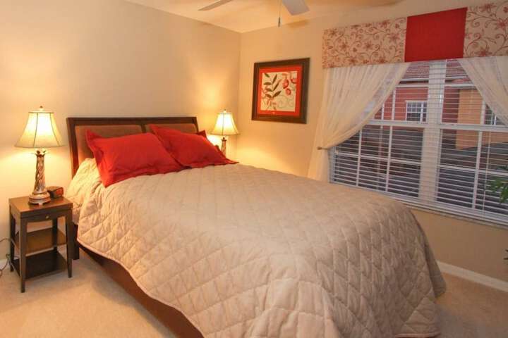 Room 4 of 32