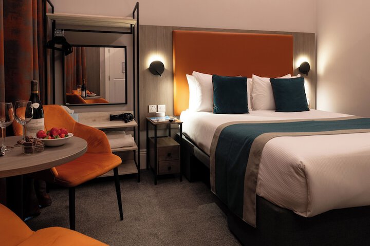 Room 73 of 163