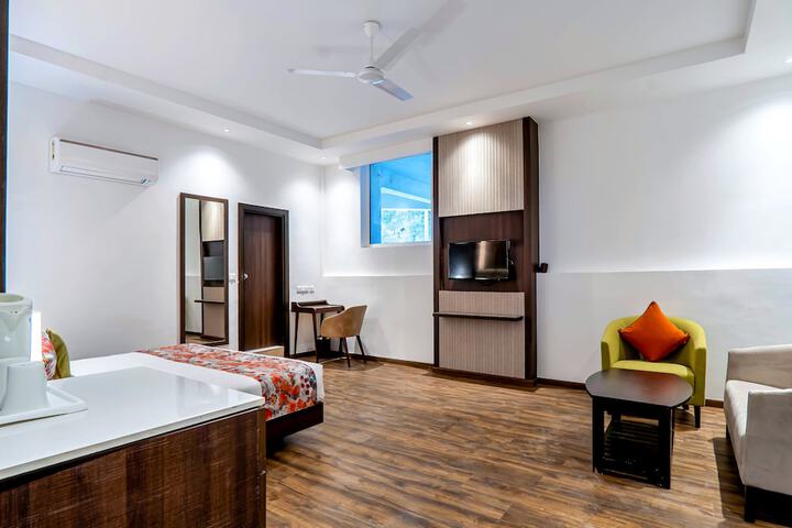 Room 17 of 29