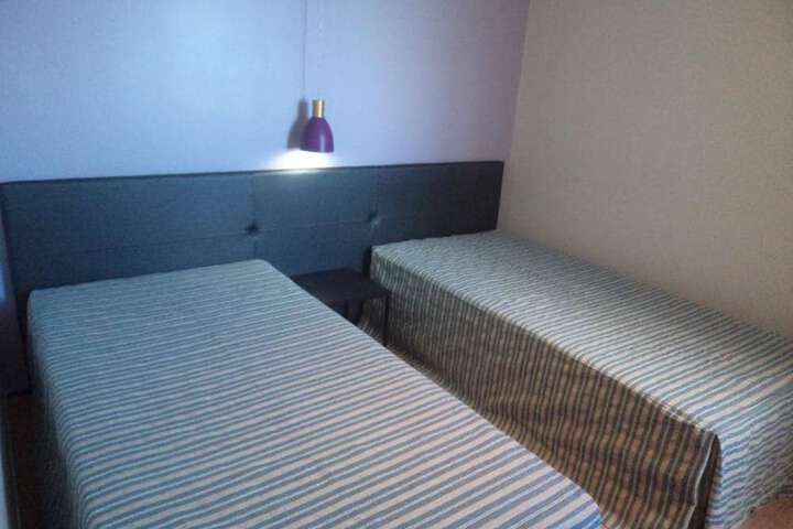 Room 9 of 39