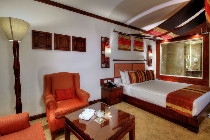Room 4 of 74
