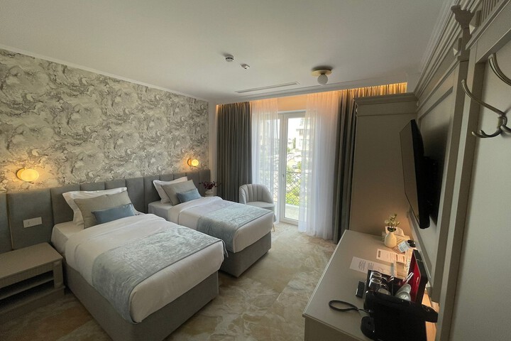 Room 12 of 29
