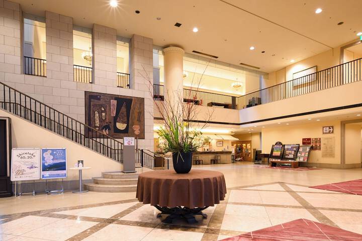 Entrance & Lobby