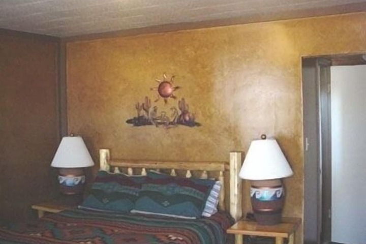 Room 14 of 128
