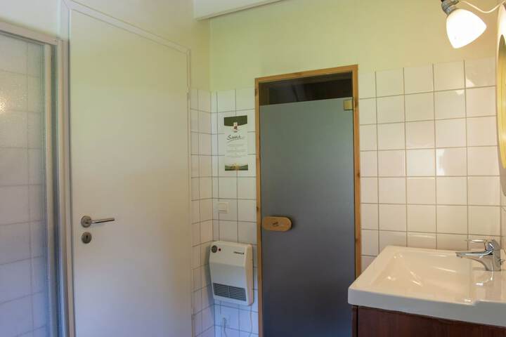 Room 13 of 40