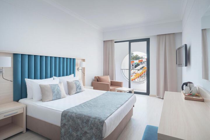 Room 32 of 121