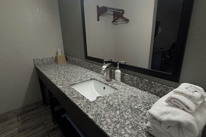 Room 22 of 35