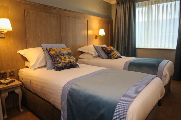 Room 5 of 32