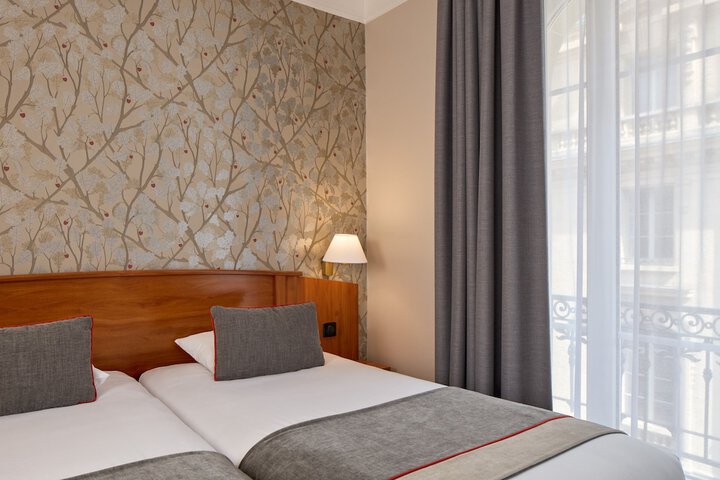 Room 21 of 34