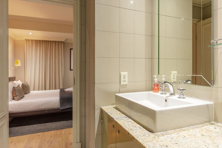 Room 100 of 119