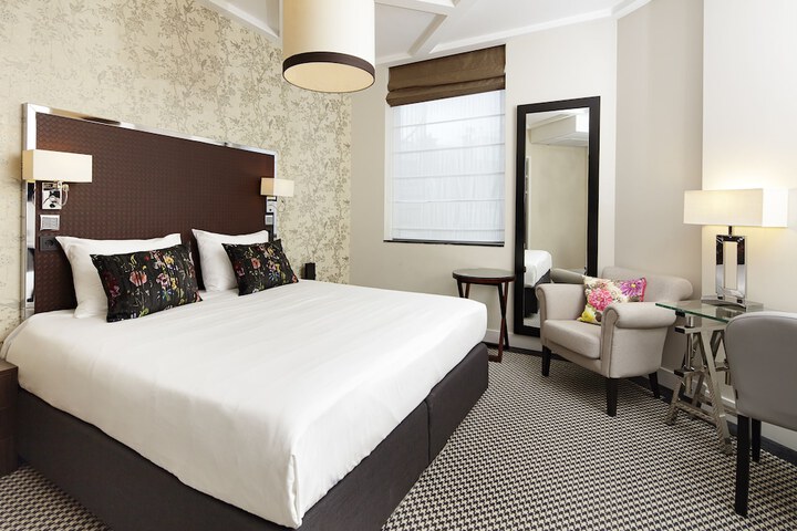 Room 40 of 72