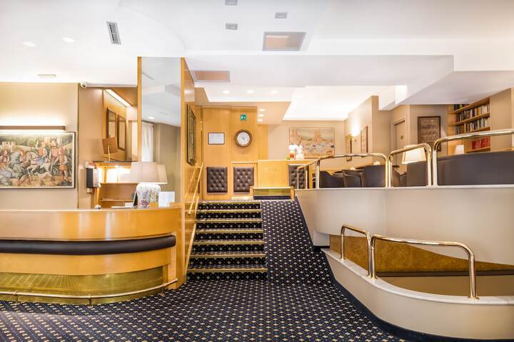 Guest Lobby