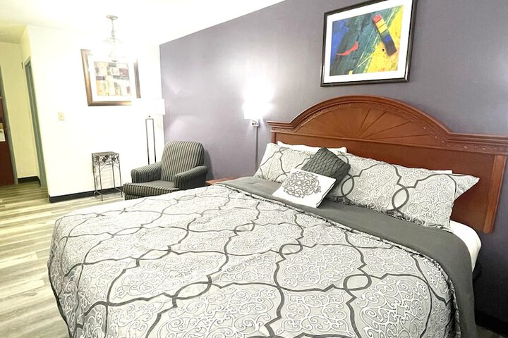 Standard | King Bed (11 of 12)