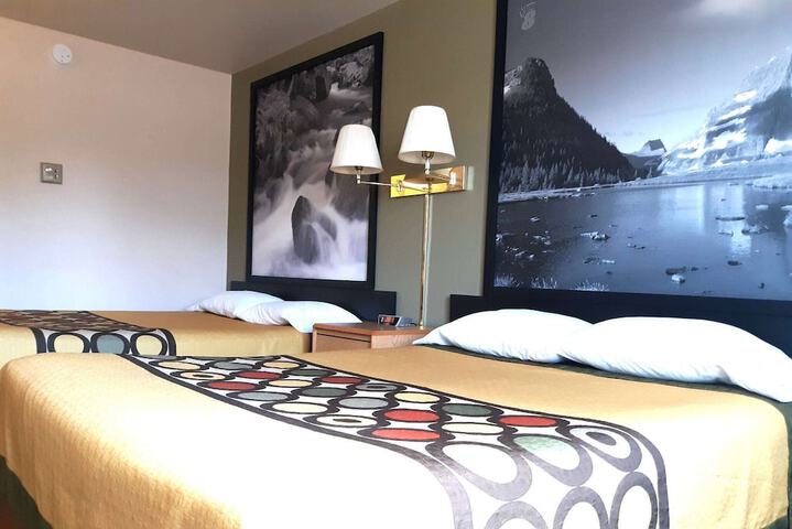 Room 8 of 15