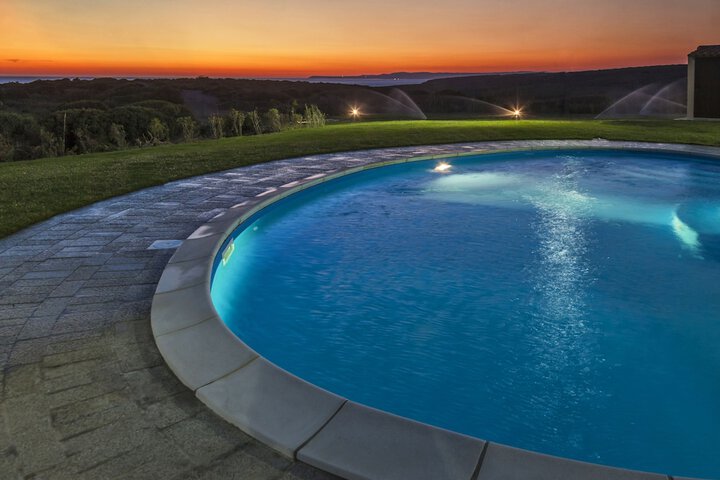 Hotel with Pool