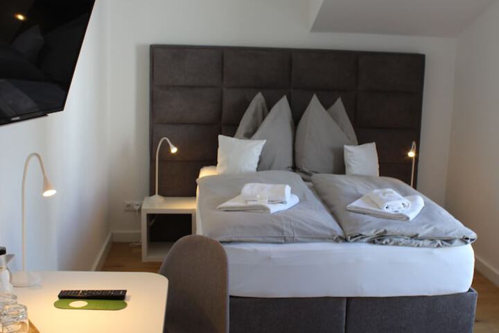 Room 9 of 29